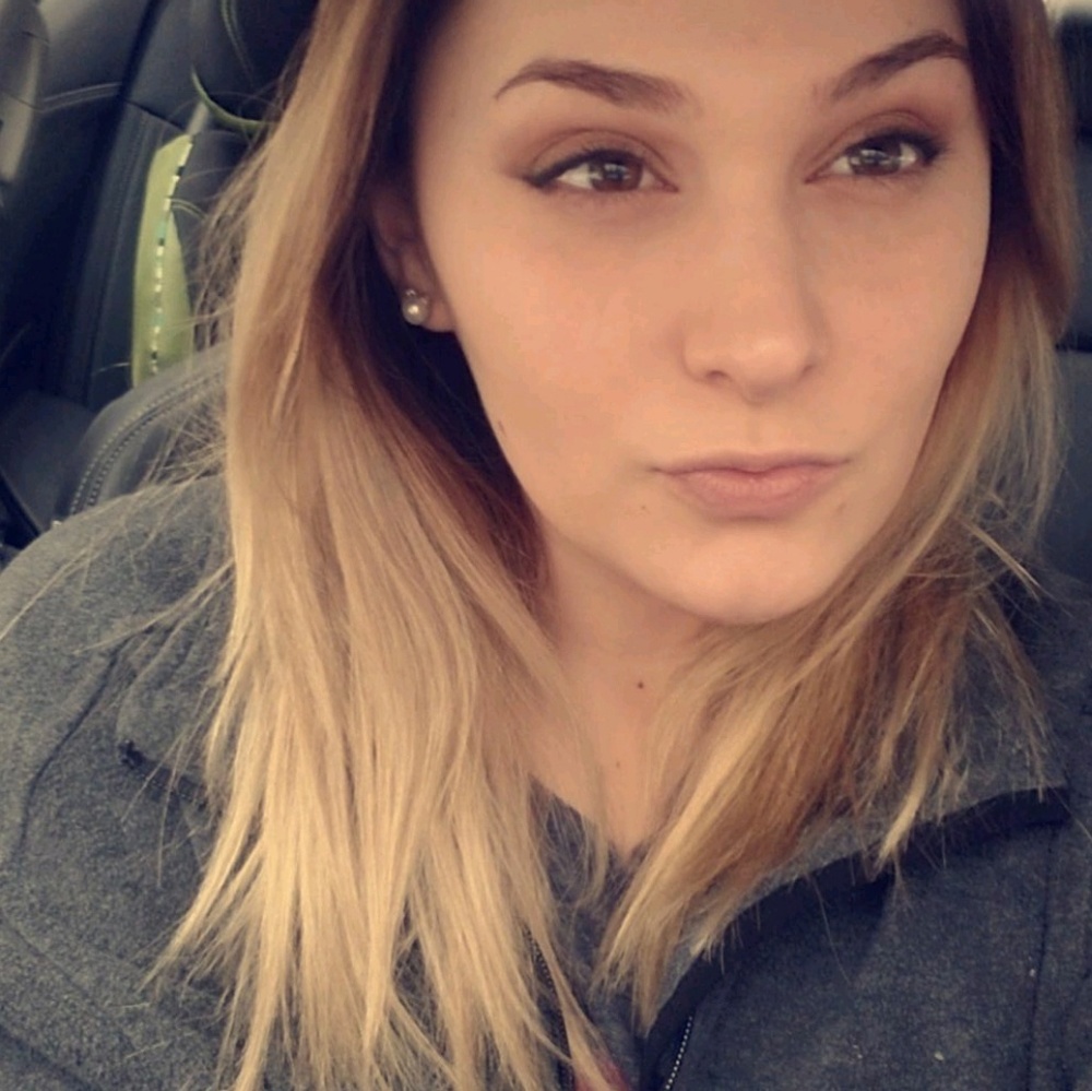 Meet your Posher, Desiree